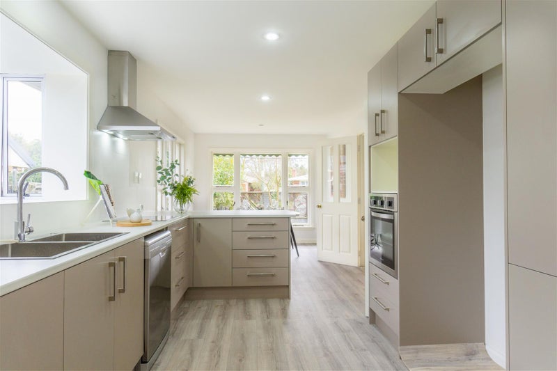 27 Middlepark Road, Sockburn, Christchurch - Carousel 2