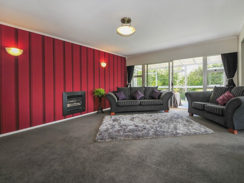 126 Holborn Drive, Stokes Valley, Lower Hutt - Carousel 2