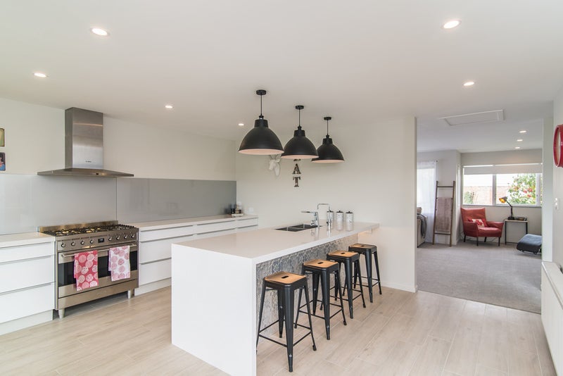 20 Westview Grove, Miramar, Wellington - Carousel 2