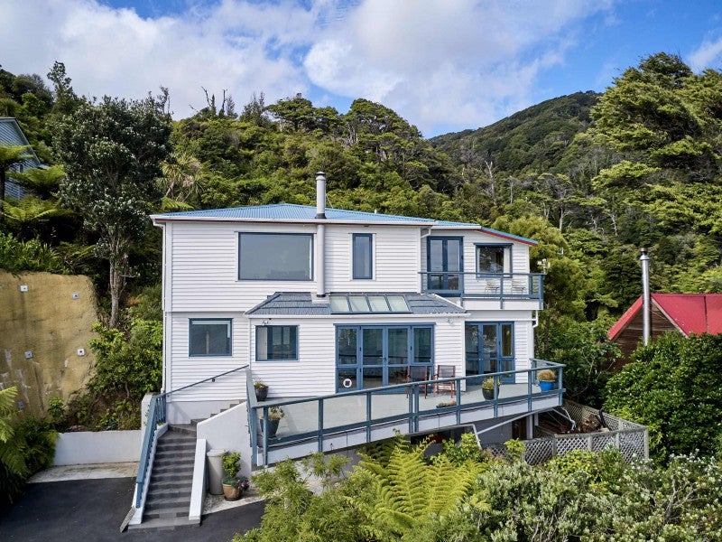 46 Ferry Road, Days Bay, Lower Hutt - Carousel 24