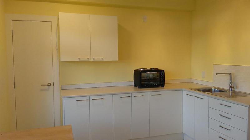 9 Pleasant Place, Mellons Bay, Auckland - Carousel 1