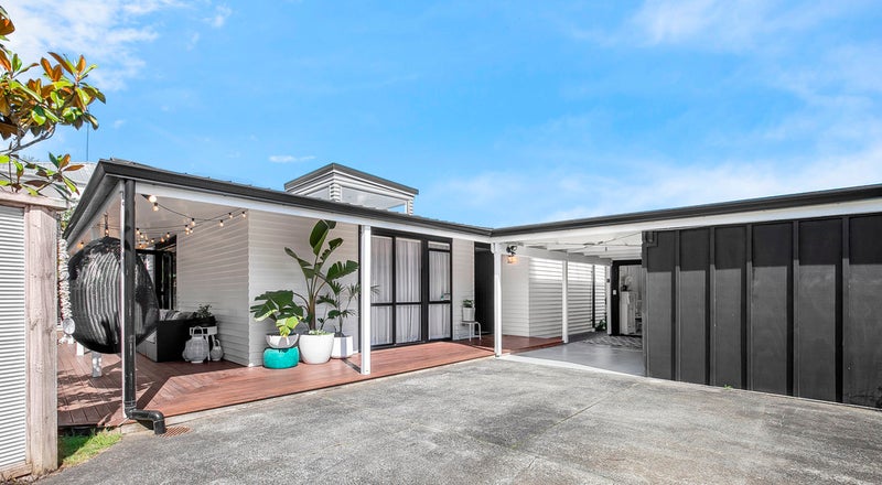 24 Booralee Avenue, Botany Downs, Auckland - Carousel 1