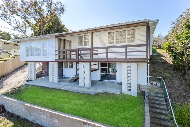 14 Marconi Place, New Windsor, Auckland - Carousel 1