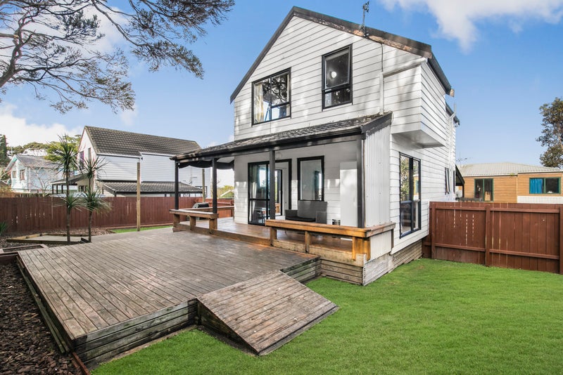 2/9 Heathglen Place, Bayview, Auckland - Carousel 13