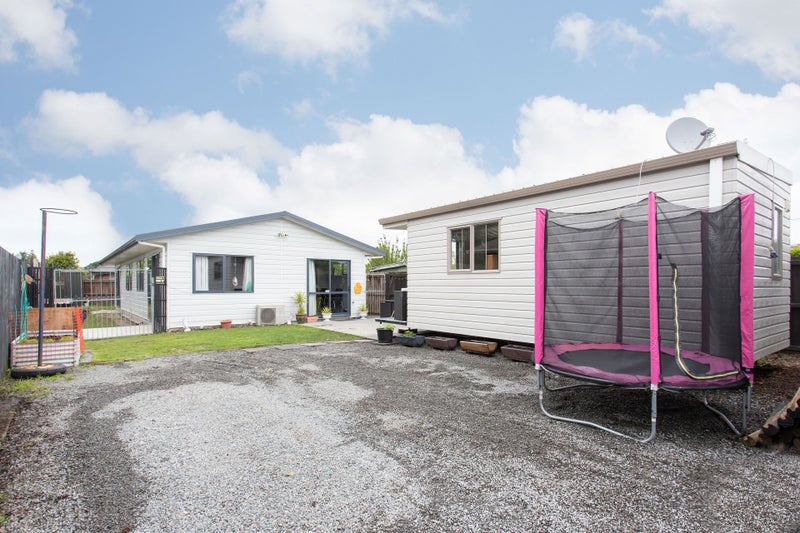 28 Tyrone Street, Belfast, Christchurch - Carousel 12