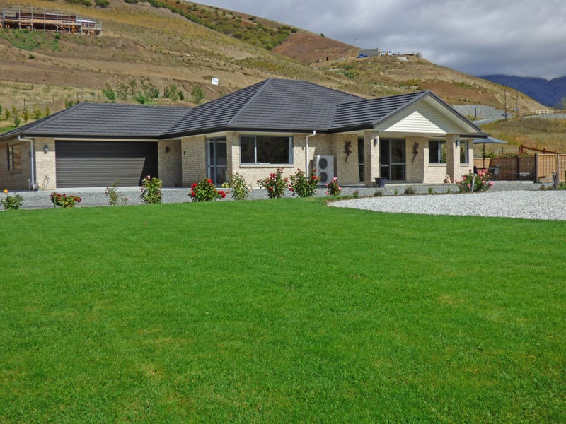 12 Lowburn Terrace, Lowburn, Cromwell - Carousel 1