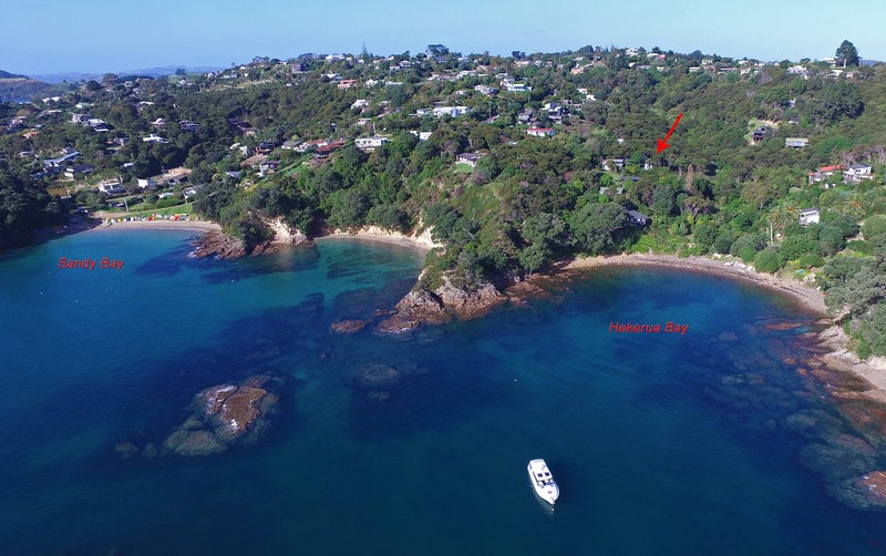 11 Te Aroha Avenue, Oneroa, Waiheke Island - Carousel 1