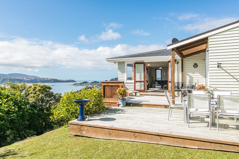 3 Fortification Road, Karaka Bays, Wellington - Carousel 1