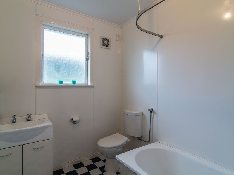 64 Ruskin Road, Newlands, Wellington - Carousel 15