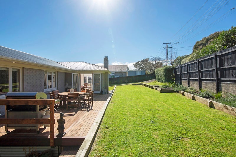 16A Litten Road, Cockle Bay, Auckland - Carousel 2