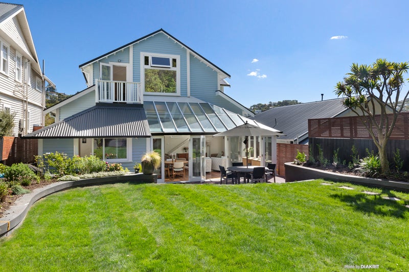 29 Rimu Road, Kelburn, Wellington - Carousel 1