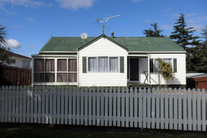 123 Hyperion Drive, Randwick Park, Auckland - Carousel 2