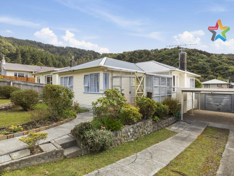 20 Gardiner Grove, Wainuiomata, Lower Hutt - Carousel 1