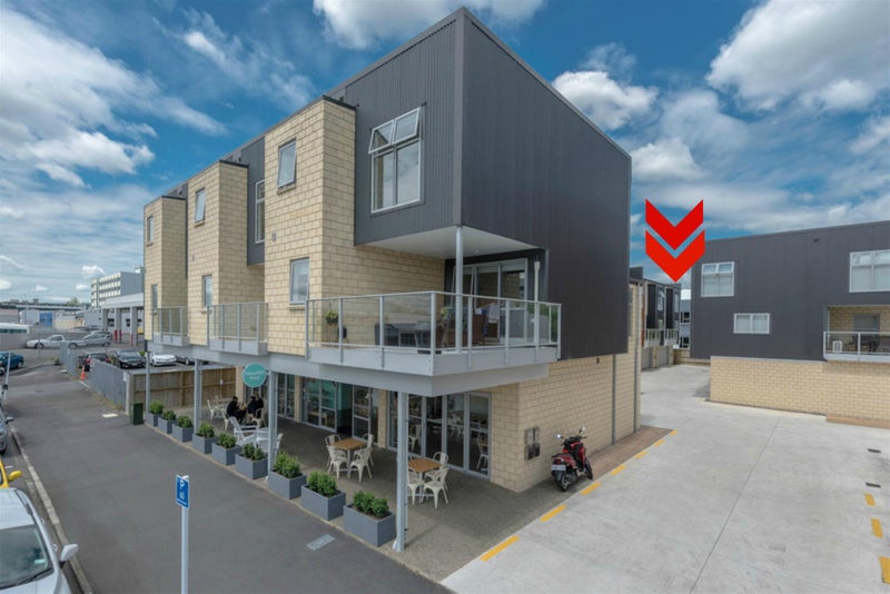 10/7 Vialou Street, Hamilton Central, Hamilton - Carousel 2