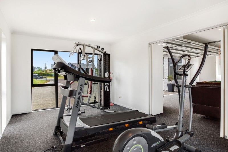 6 Coach Road, Papakura - Carousel 20