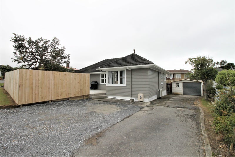 2 Loasby Crescent, Newlands, Wellington - Carousel 21