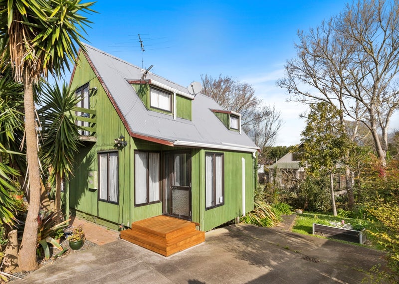 2/10 McInnes Road, Weymouth, Auckland - Carousel 1