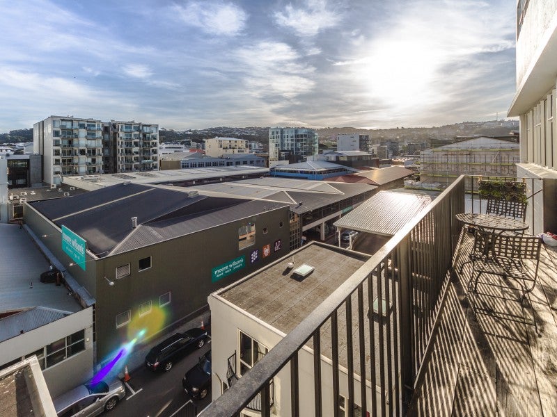 6/23 Tennyson Street, Te Aro, Wellington - Carousel 2