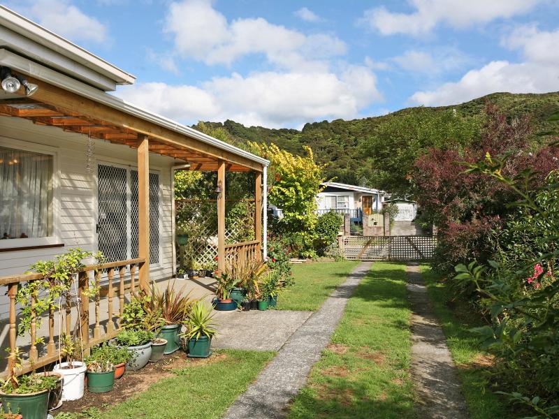 240 Wellington Road, Wainuiomata, Lower Hutt - Carousel 17