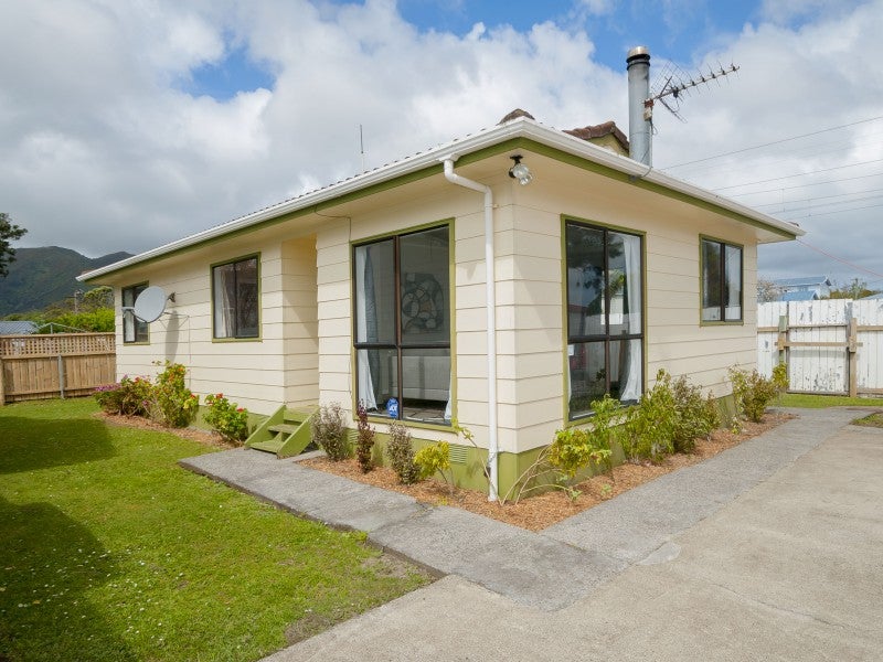 2/26 Trevethick Grove, Woburn, Lower Hutt - Carousel 1