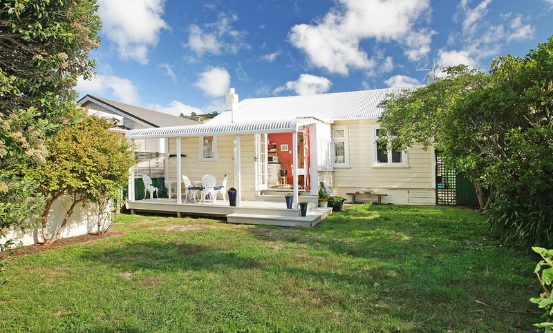 22 Palm Avenue, Lyall Bay, Wellington - Carousel 2