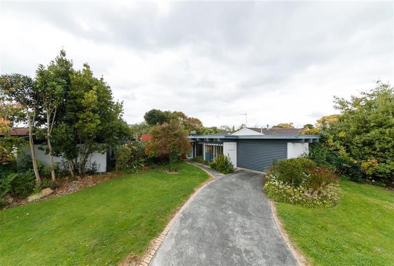 16 Truscott Grove, Awapuni, Palmerston North - Carousel 1