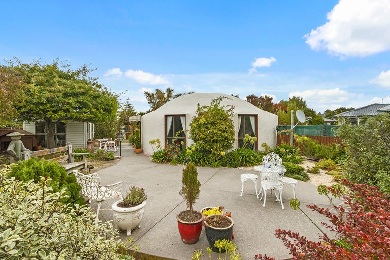 8 Sequoia Place, Parklands, Christchurch - Carousel 1