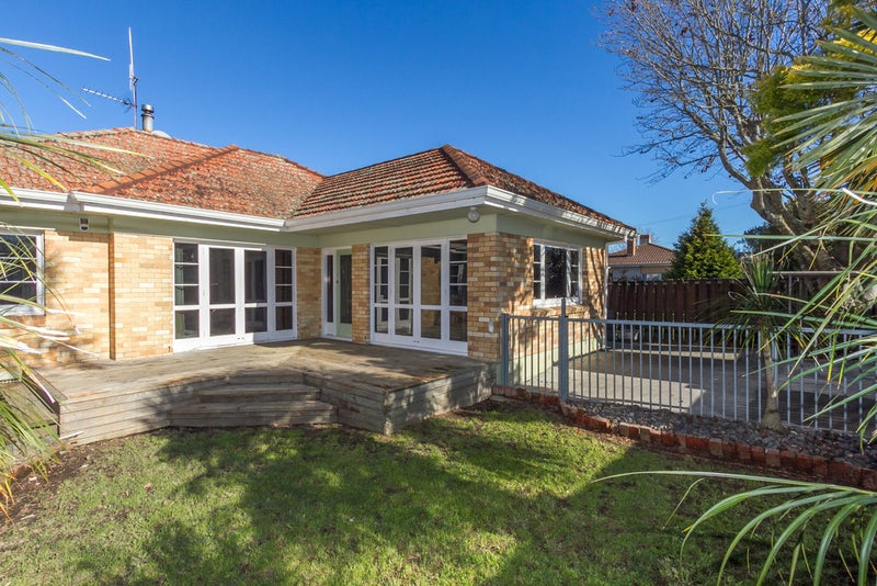 88 Naylor Street, Hamilton East, Hamilton - Carousel 1