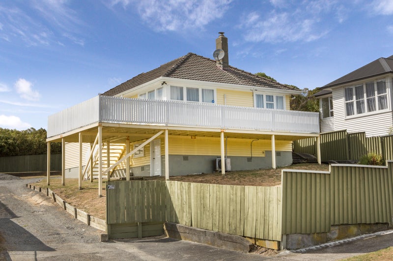 10 Maher Place, Ranui, Porirua - Carousel 1