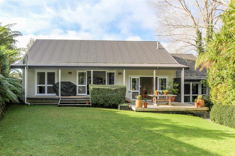 52A Poplar Grove, Whalers Gate, New Plymouth - Carousel 1