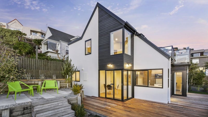 11 Lookaway Place, Huntsbury, Christchurch - Carousel 1