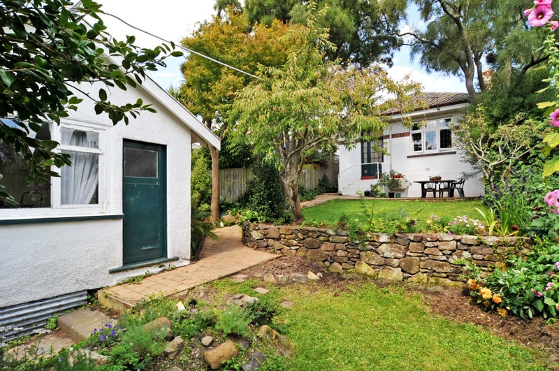 9 Warden Street, Opoho, Dunedin - Carousel 1