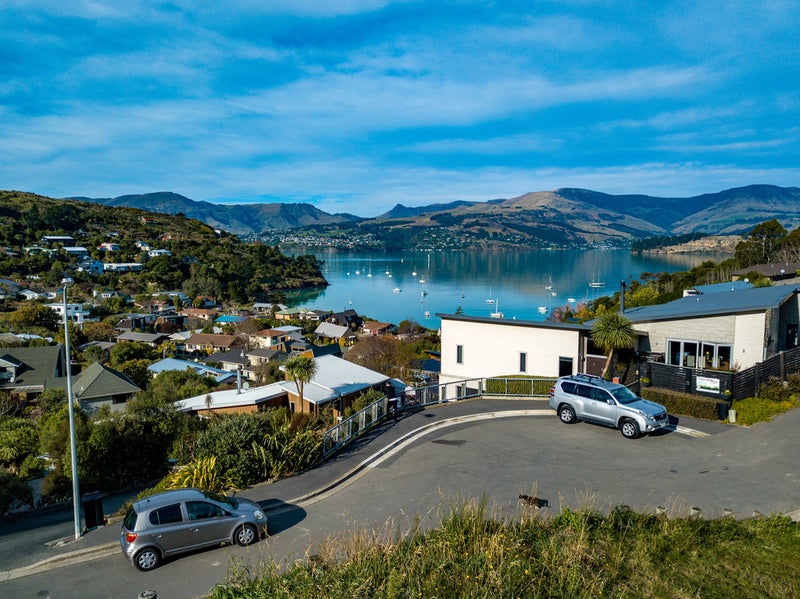 18 Mariners Cove, Cass Bay, Lyttelton - Carousel 1