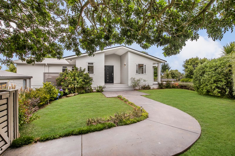 31 Mareretu Avenue, Patumahoe, Pukekohe - Carousel 1