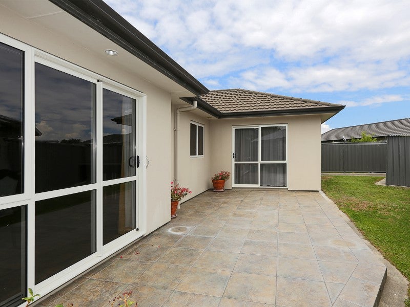 6 Milford Place, Poraiti, Napier - Carousel 13