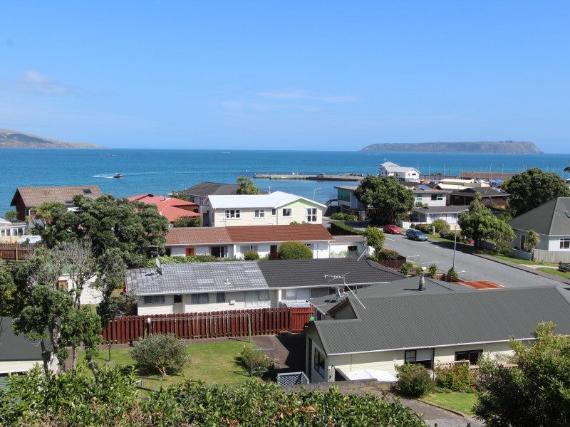 164 Motuhara Road, Plimmerton, Porirua - Carousel 26