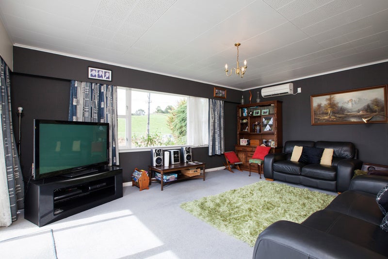 40 Egmont Road, Waiwhakaiho, New Plymouth - Carousel 26