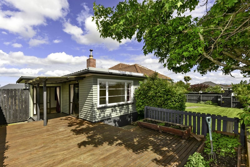 1 Dunedin Street, Redwood, Christchurch - Carousel 2