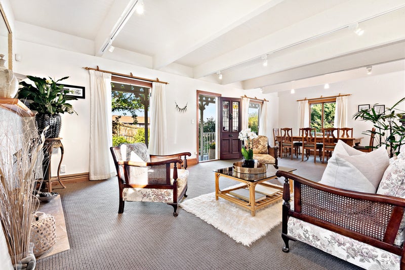 15 Royal Viking Way, Lynfield, Auckland - Carousel 2