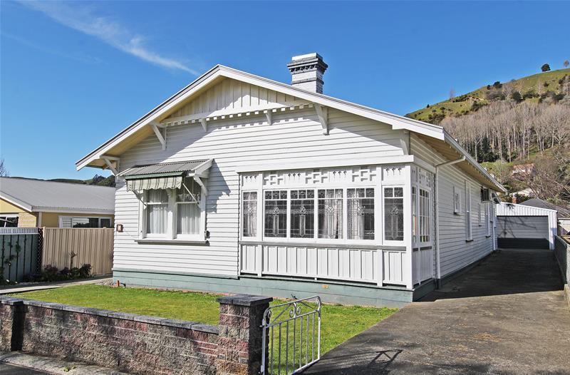 21 Seymour Avenue, The Brook, Nelson - Carousel 1