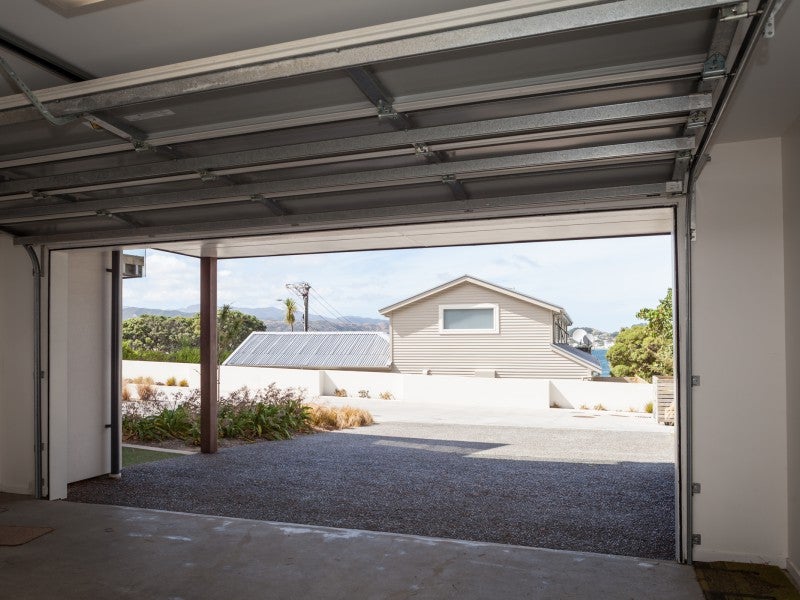 98 Awa Road, Seatoun, Wellington - Carousel 17