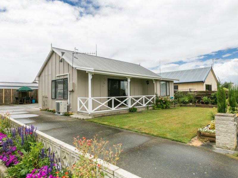 17 Spriggs Crescent, Greenmeadows, Napier - Carousel 1