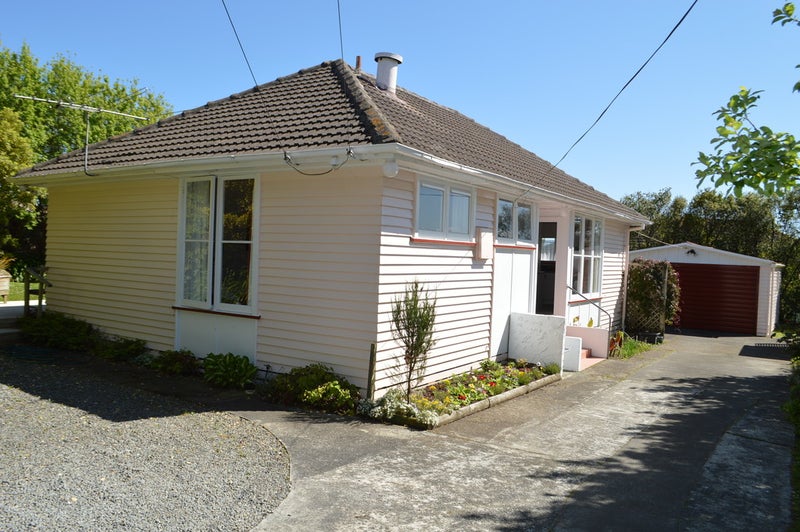 67 Leicester Street, Cannons Creek, Porirua - Carousel 1