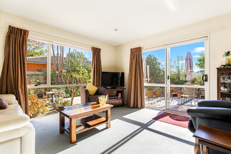 2/134 Yaldhurst Road, Sockburn, Christchurch - Carousel 1