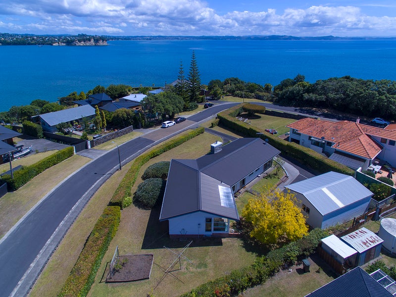 13 The Crescent, Tindalls Beach, Whangaparaoa - Carousel 21