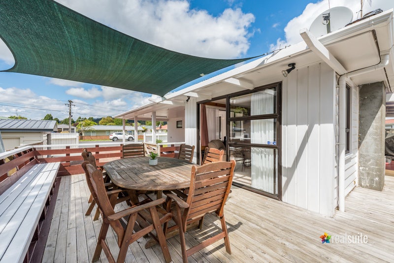 17 Benge Crescent, Clouston Park, Upper Hutt - Carousel 1