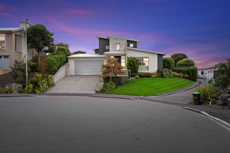 16 Ravensdale Rise, Westmorland, Christchurch - Carousel 1