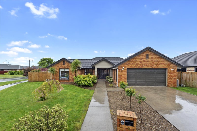 6 Whitford Place, Rototuna North, Hamilton - Carousel 1