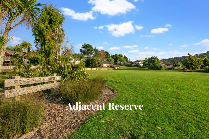 12 Taupiko Place, Green Bay, Auckland - Carousel 20