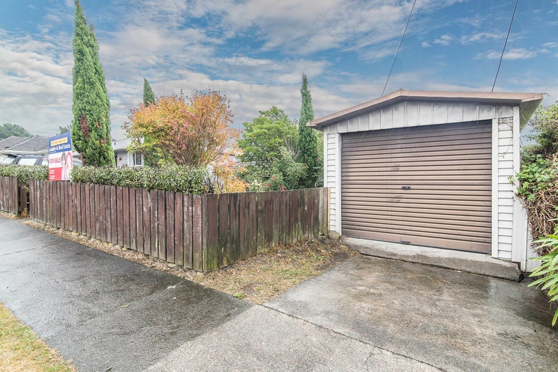 32 Sievers Grove, Cannons Creek, Porirua - Carousel 2